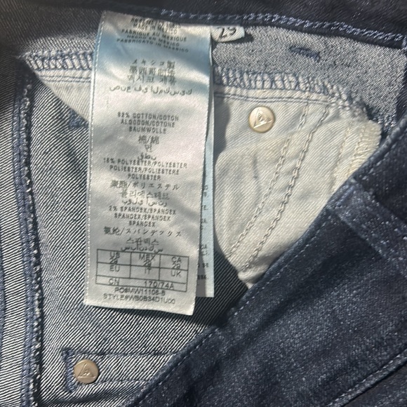 Guess super soft and stretchy capris, Sz 29 - Picture 5 of 5